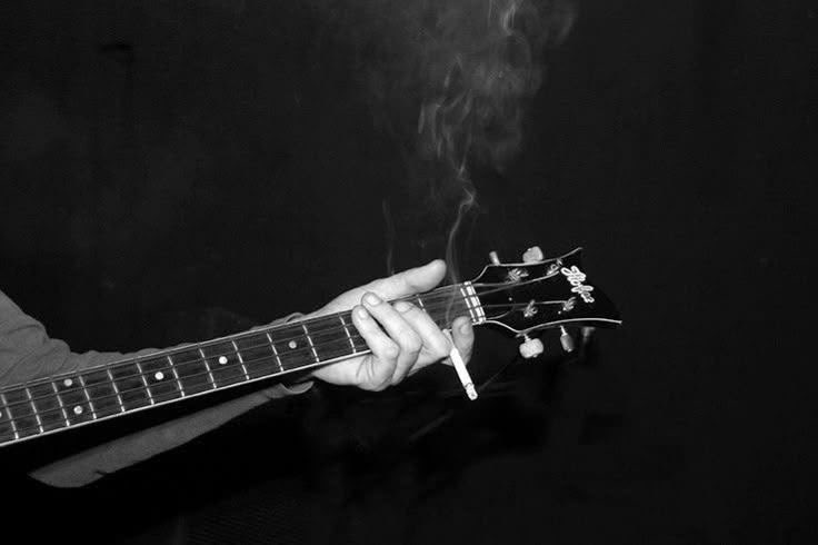 TVCER0's tweet photo. cigarettes &amp; melodies https://t.co/CEQ3H6OmYD