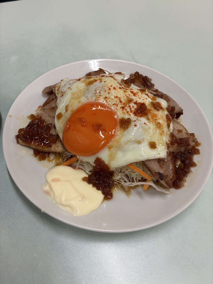 TKMX69's tweet photo. 今日の晩御飯はお久しぶりのそのだ。
中華そばと麻婆豆腐は初めて食べたけどめっちゃ美味かった😋 https://t.co/qXA8AbBQc5