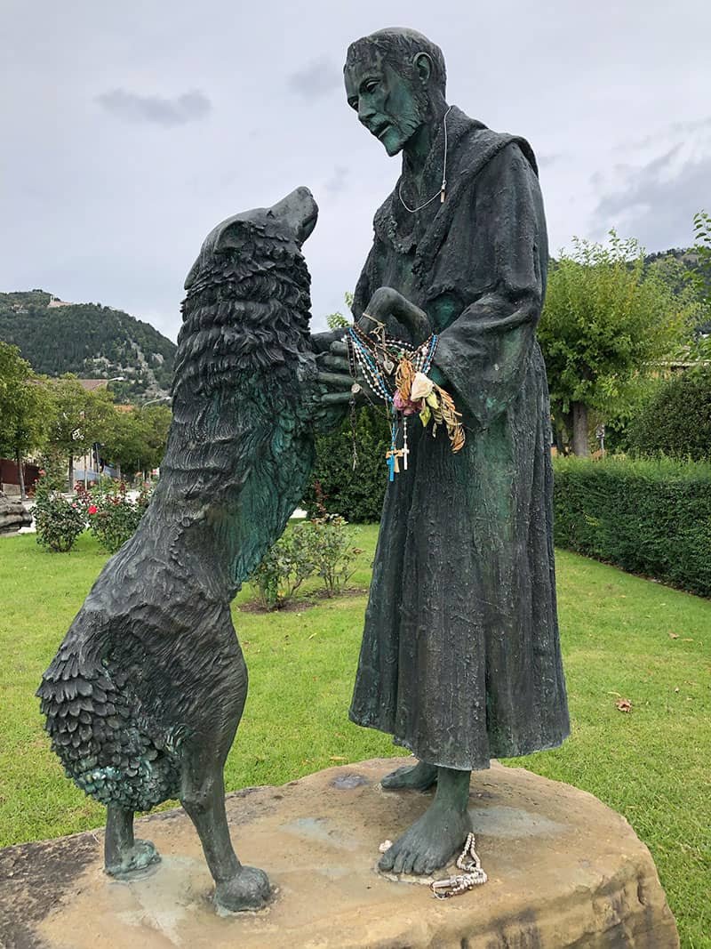 trad_west_'s tweet photo. >Be Saint Francis
>Trust God
>Tame wild wolf everyone was afraid of
>Turn it into the village pet
>Refuse to elaborate
>Leave https://t.co/yKpQonSIrB