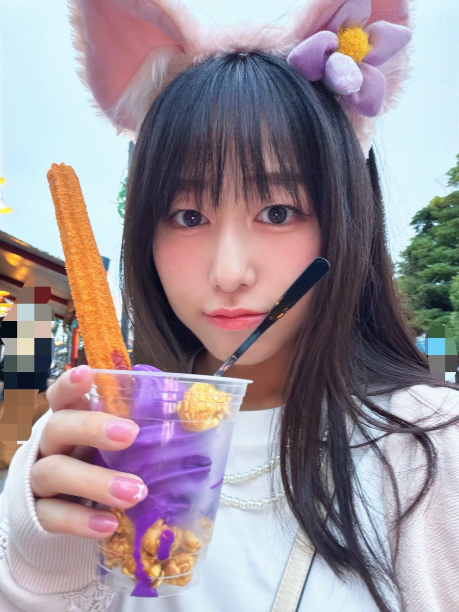 cocohayashi515's tweet photo. もっちーとDハロ行ってきた🎶🎃
明日空いてる？行こ！のテンションで集まれるってワケ。ネ申。 https://t.co/e30sYmvlDP