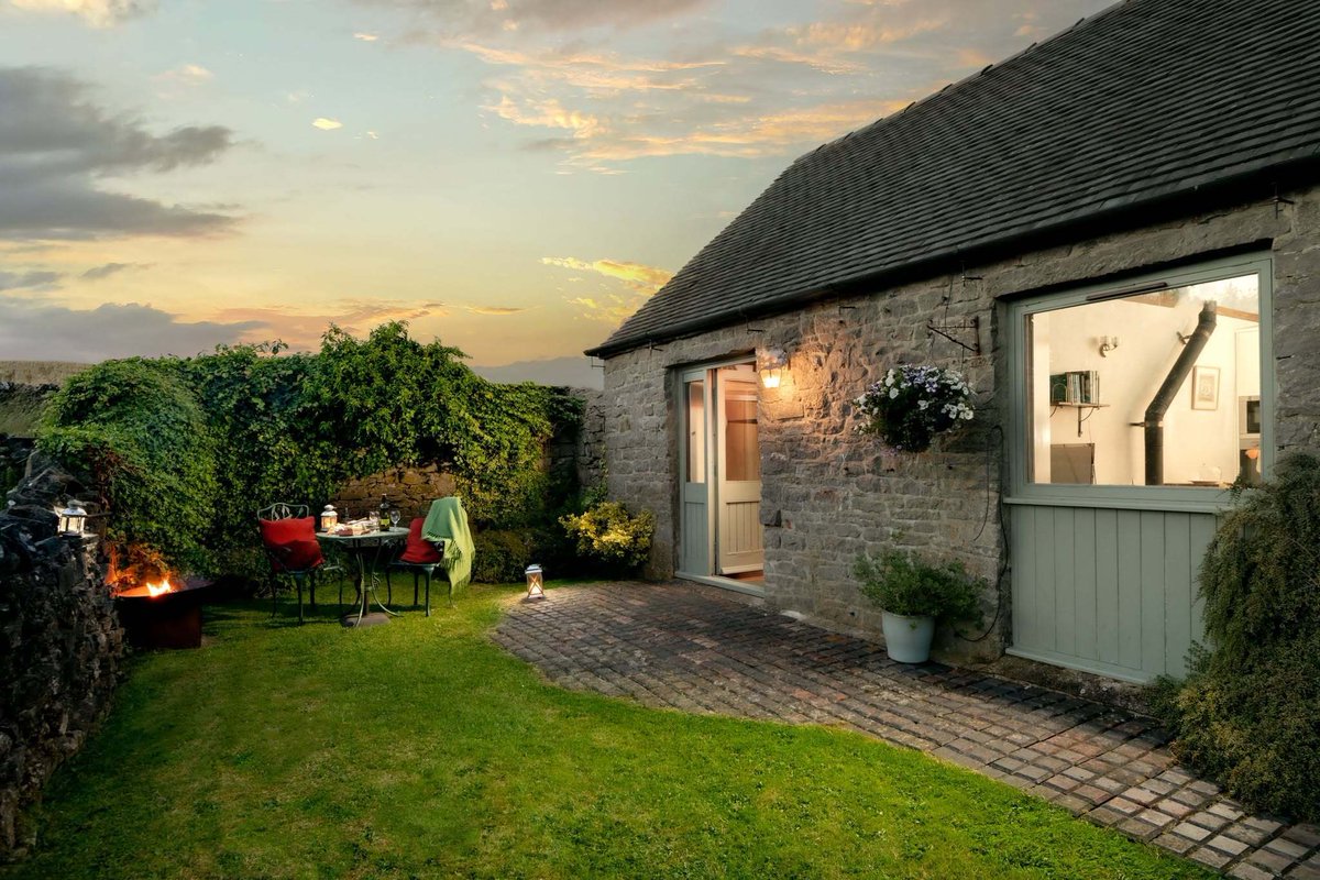 TheHolidayCots's tweet photo. 💕 A Romantic Countryside Retreat 💕

Beechenhill Cottage at Beechenhill Farm Cottages offers a secluded and romantic retreat designed especially for two. 🌿

🛏️ 6
https://t.co/dYnaAC8OtH

#BeechenhillCottage #BeechenhillFarmCottages #RomanticRetreat #CouplesEscape #Countryside https://t.co/pCPAWrX4WQ