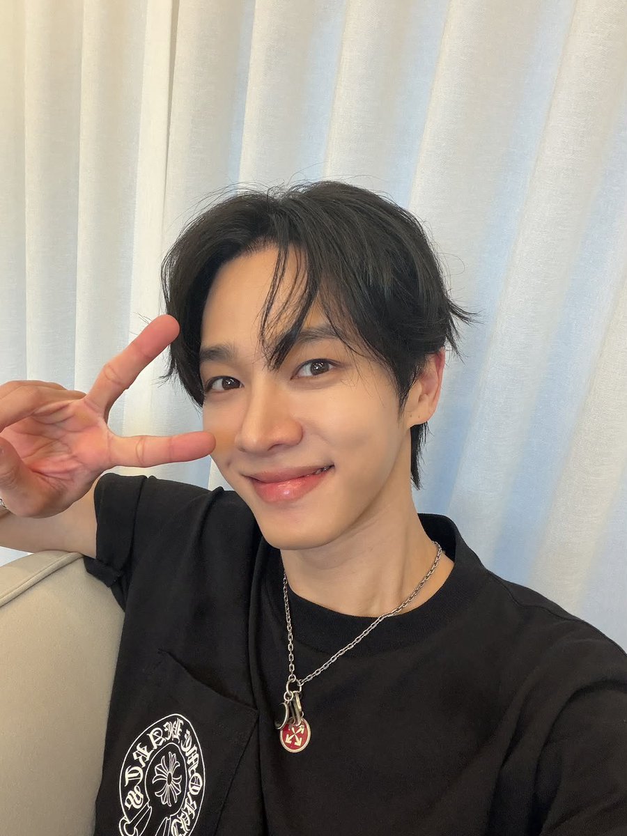 nogeu330's tweet photo. ㅇㄱㄱ 목걸이도 별명 하나 만들죠?ㅜㅜ https://t.co/atEaVkQwEG