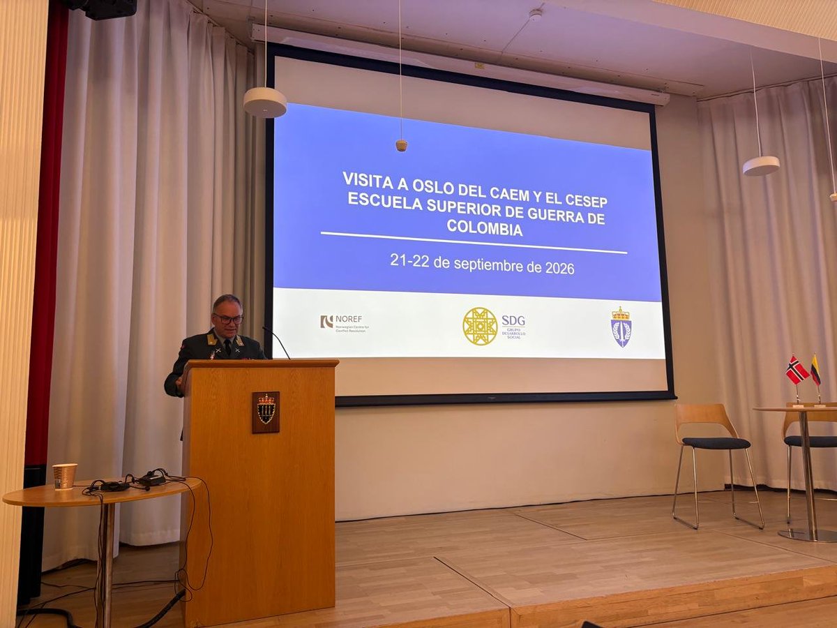 EsdegCol's tweet photo. El señor BG. Murillo Director de la ESDEG participó en una jornada académica con el estado mayor @Forsvaret_no de Noruega, donde se abordaron temas sobre amenazas, desafíos y oportunidades de la defensa, fortaleciendo el intercambio estratégico y la cooperación internacional. https://t.co/2zVzSCbY3D