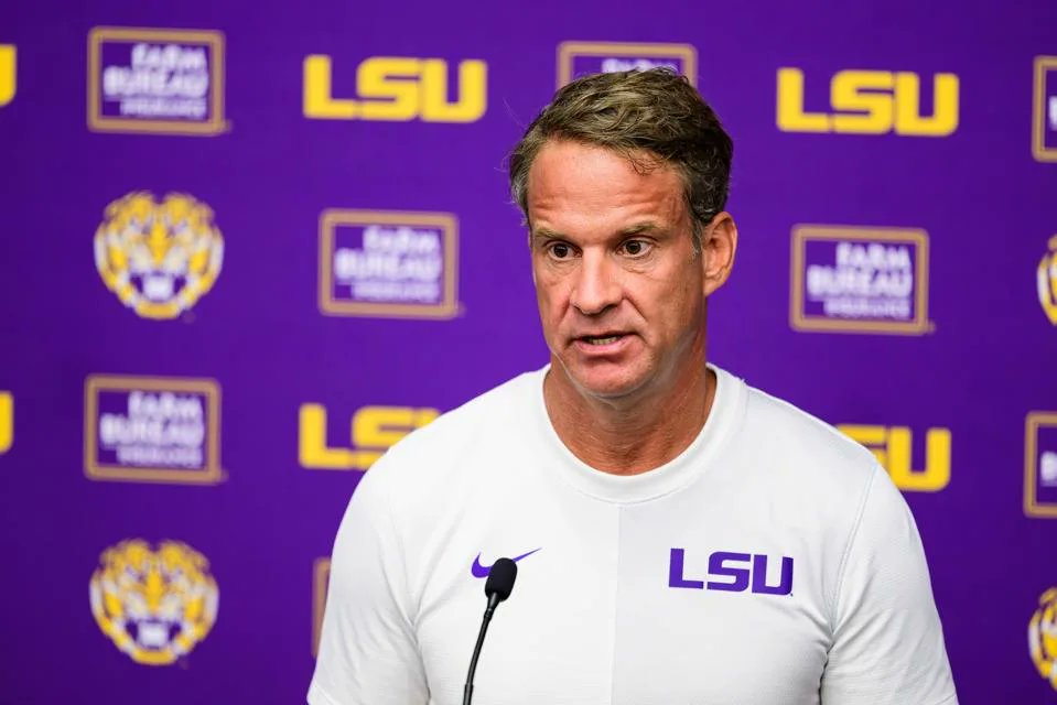BetMGM's tweet photo. Every P4/NFL team Lane Kiffin has coached is currently undefeated... Except LSU 😭

USC 4-0
Raiders 2-0
Tennessee 3-0
Ole Miss 3-0
LSU 2-1