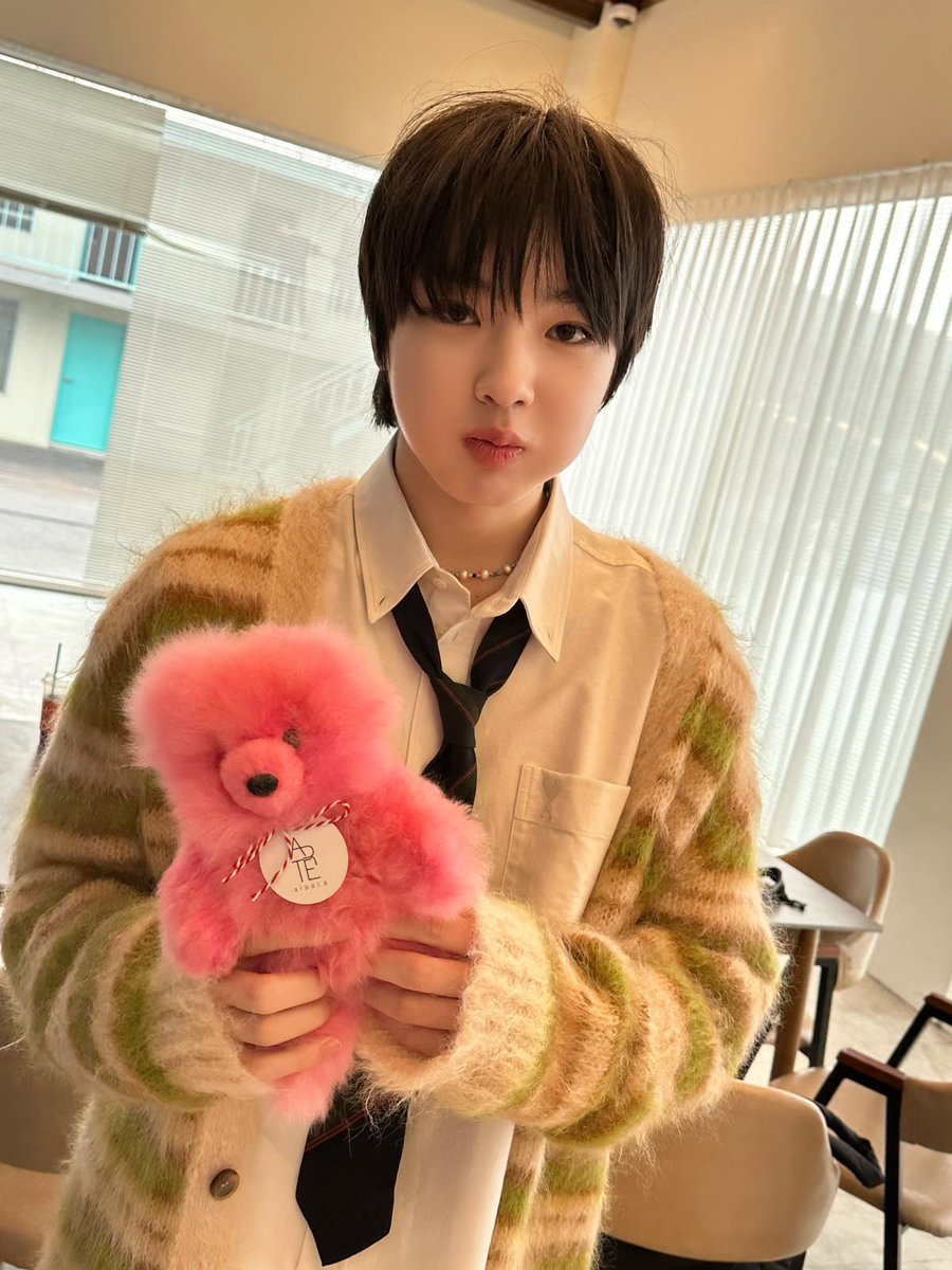 sakuya4rang's tweet photo. 어느날 너가 이 얼���로 나타나도 모른척 사랑해줄게.. https://t.co/bgnG0MrRN1