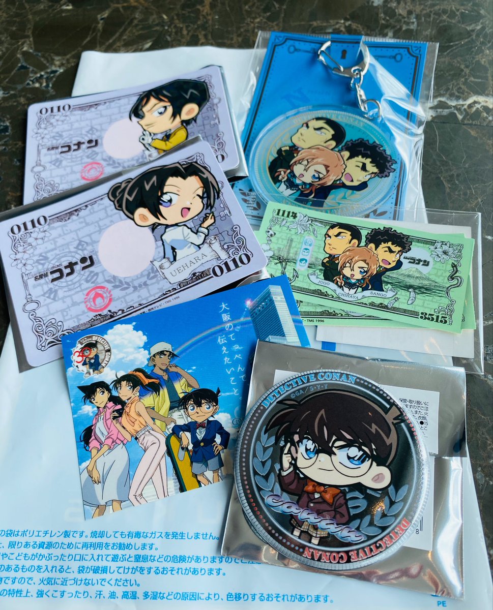 _mn_73's tweet photo. ショップでお姉様がいるグッズが発売されたばかりだったのでお迎えした！
ランダム系は出なかったけど、ホロカードは高明さんとお姉様で交換してもらえることになった😆
今回初めてハルカスに行ったんだけど、綺麗だし大阪を一望できてすげぇ〜と元太並みに言ってた(笑)高所恐怖症の人はムリかも💦 https://t.co/fPpTdLe8Oq