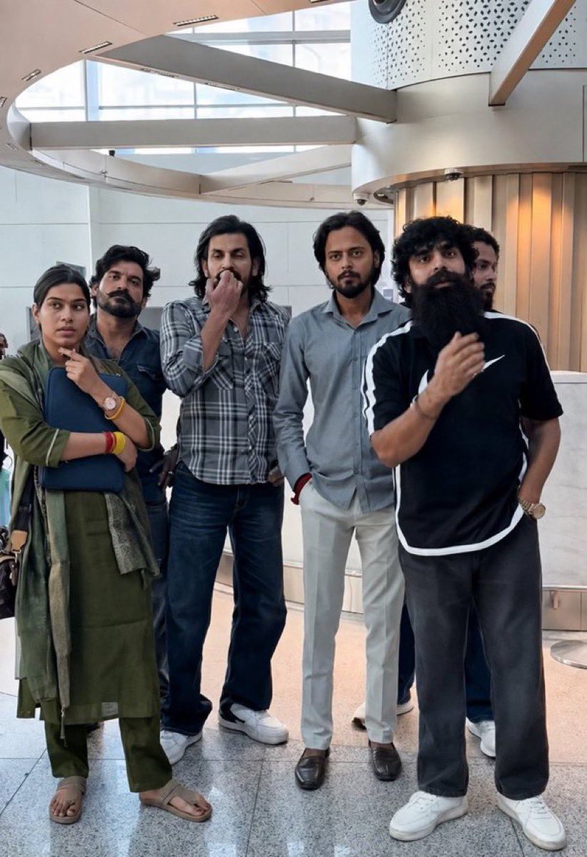 chottabandar's tweet photo. @NCIBHQ These assholes are equally responsible. 

They make videos portraying themselves as untouchable Hindutwa warriors, glorifying this kind of behavior and then others blindly follow their example. 

What have you done about this? https://t.co/sgwWiLhyid