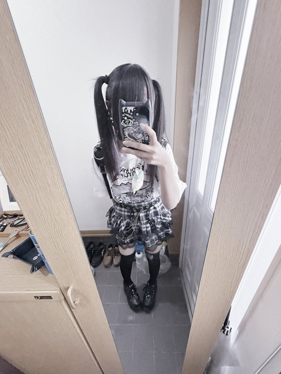 sya_ch13's tweet photo. 9月から@BLACKRABBIT0901 さんで働くことになったしゃちです（ ᴗ ̫ ᴗ ）
とっても🔰ですが頑張ります( T𖥦T )！！
お会いできるのを楽しみにしてます⭐️彡
tiktokはプロフに載せてます！！♩ https://t.co/eRlSLwKoh5