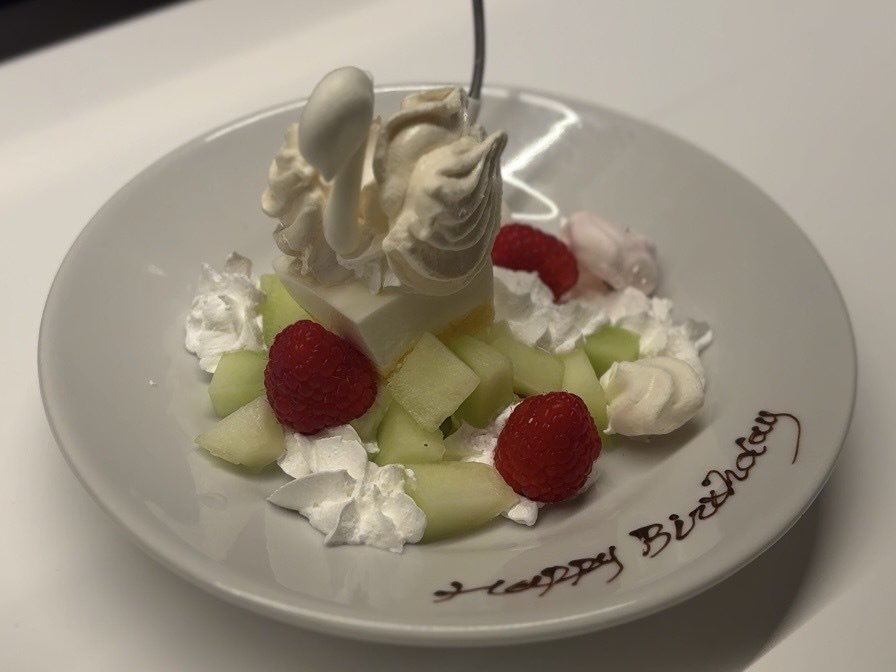 07_rejin's tweet photo. #uiblog 
夏生まれ憧れるよね！だけどういたんと同じ秋生まれだから嬉しい！改めて誕生日おめでとう🎉🎊🎈
考える前に行動、徹底して行きましょう🫡
俺も2週間後には19歳だよ〜本当に高校から時間の流れが早すぎてやばいピーターパン心忘れずにね💫 https://t.co/ZpjkSPzVh3