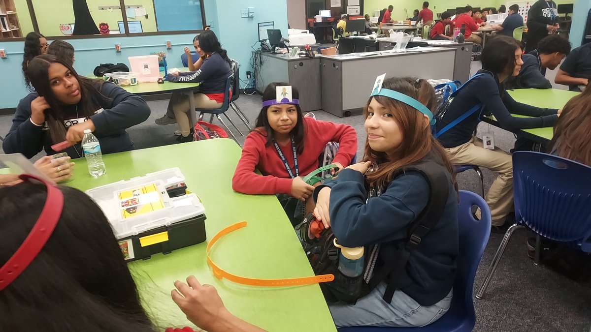OlleLibrary's tweet photo. Morning library is always full.  We love seeing our students coming together to enjoy the library.  More than 2,000 students have come before school to enjoy the fun. # MoreThanBooks @Alief_Libraries @OlleMightyOwls https://t.co/AB1iBWrHnz