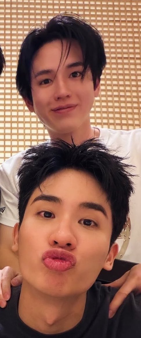 clauudi_v's tweet photo. Thank you babies!
Walaupun belum full battery. Masih lowbat banget ini. Setidaknya perlahan nge-charge https://t.co/uwKiTqJt9v