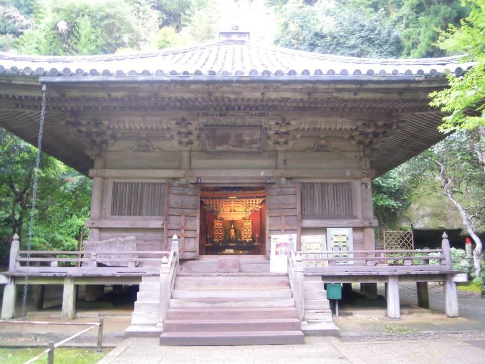 mido_u13's tweet photo. 振り返りお出掛け記録
宮城県 松島

円通院
本堂よりさらに奥に進むと伊達光宗公の霊廟である三慧殿があります
こちら国の重要文化財
この写真じゃ全く伝わらないんだけど、苔の緑と木々の緑がとても美しい場所でした
円通院、もっとゆっくりじっくり参拝したかった場所 https://t.co/BFcWhEHfTF