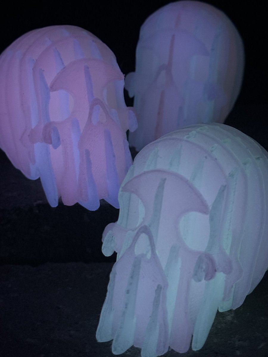 davemakesstuff_'s tweet photo. 3D Printed Waffle Skull 

A skull assembled from 13 interlocking pieces 💀💀💀

Printed on my @lulzbot3D TAZ Pro with  Glow-in-the-Dark filament. 

Stls free on @thangs3D : https://t.co/ILHniWODkF

#halloween #skull #halloweendecor https://t.co/V2paRflIaz