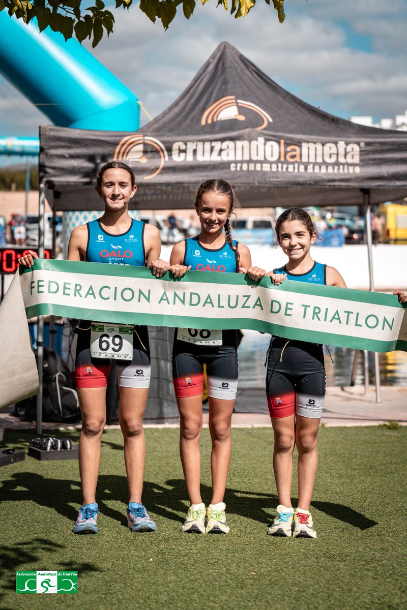 FedAndaluzadTri's tweet photo. 📰El XI Triatlón de Menores “Ciudad de Tíjola” aúpa a Iván Montoro y Claudia Peña a lo más alto del podio autonómico infantil

👏🏼La cita reunió a 128 participantes desde prebenjamín hasta juvenil

🔗Noticia completa:
https://t.co/MImEDp4VT7

#FATRI https://t.co/O5gIa7YTUN
