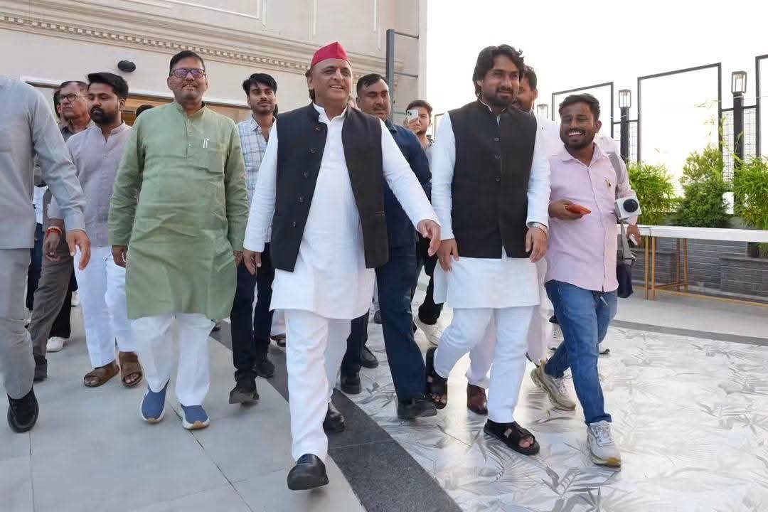 rajeev01043258's tweet photo. आज लखनऊ में माननीय राष्ट्रीय अध्यक्ष श्री अखिलेश यादव जी कार्यक्रम में.!! https://t.co/HzxYaItjSr