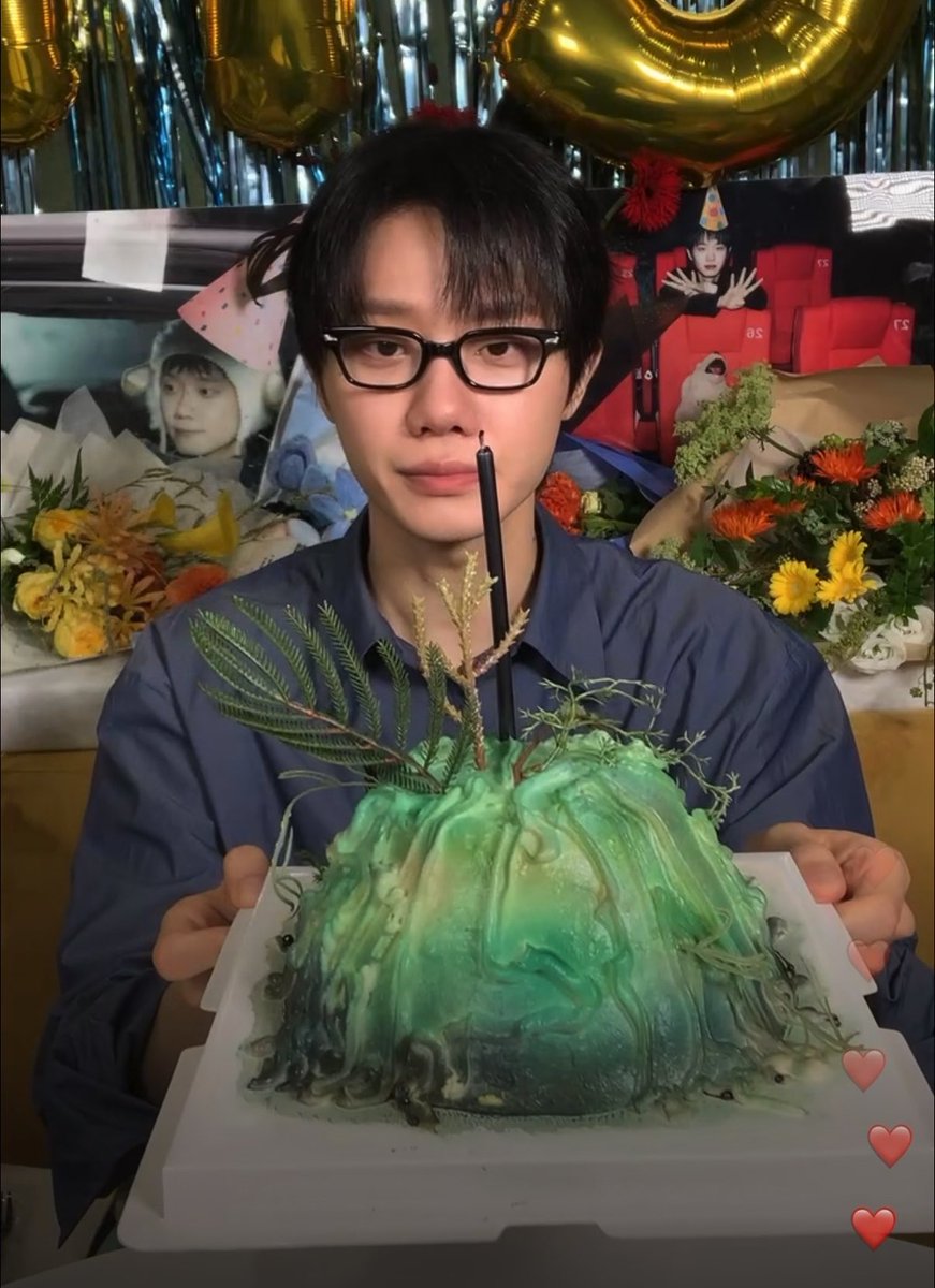 _yukibana's tweet photo. 생일마니추카했따 https://t.co/GYC0QuWgLg