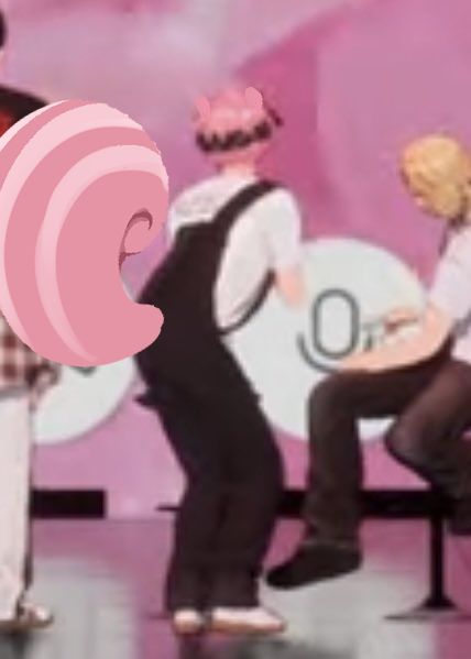 grassPL210's tweet photo. 기여워죽겠네 https://t.co/T0hb6bng0D