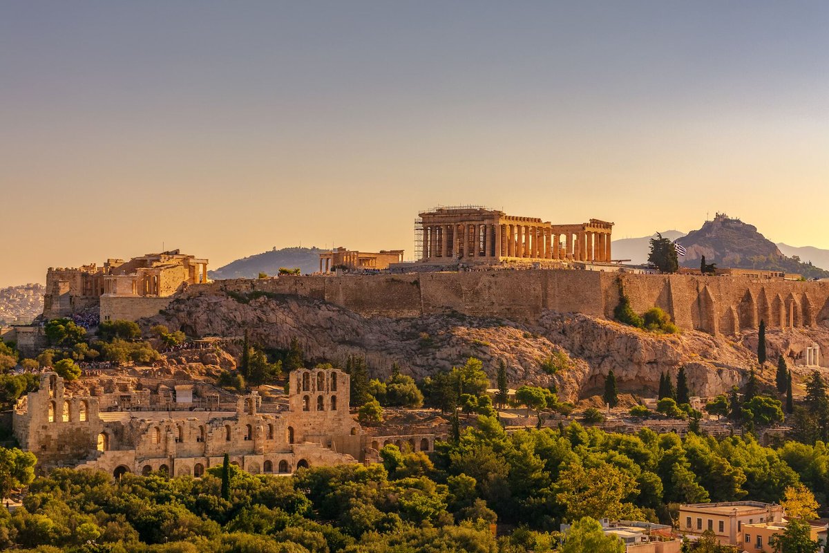 hellenicseason's tweet photo. The Acropolis is an iconic symbol of ancient Greek civilization and a testament to the ingenuity and creativity of the ancient Greeks.

Perched high on a rocky hill in Athens, the Acropolis is a collection of ancient buildings and structures that have withstood the test of time🔥 https://t.co/icWiRvqaGZ