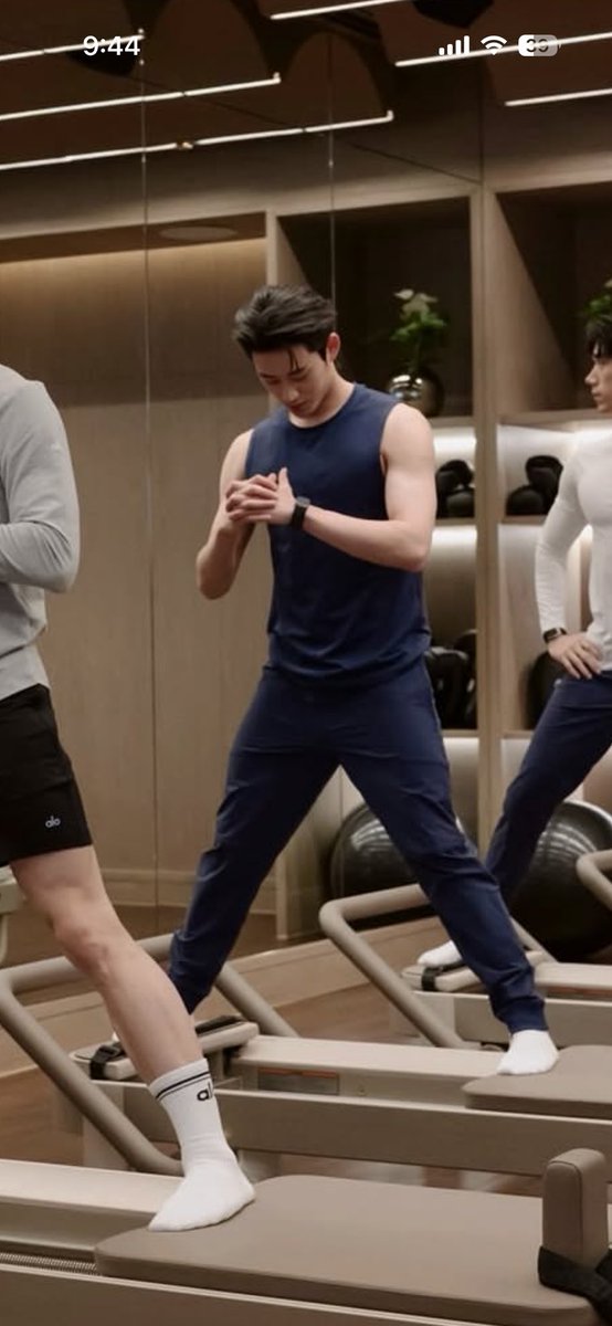 bluestsilkties's tweet photo. Perfect way to start your day is with a private, peaceful, &amp; pristine pilates session with #AloYoga &amp; #est_rvp ♟️ — @EstRvp 

WORKOUT WITH EST  
#ALOMenxESTSUPHA
#AloThailand https://t.co/O9xfndgjNs