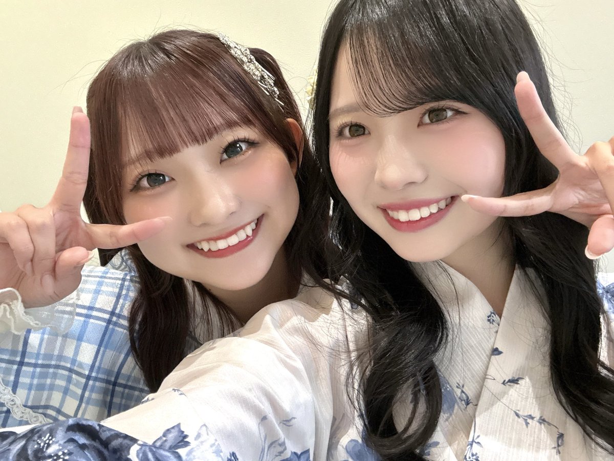 saachan_saaya's tweet photo. さやまるさん☺️🩵🩵
2ショットありがとうございます♡
お会いできて本当に嬉しくて
きらきらなライブもまたまたエネルギーたくさんいただいちゃいました🌼.*･ﾟ
ハルニシオンさんのことは裏でモニターに張り付いて観させていただきました😳♡
@syk_HNS #ハルニシオン さん https://t.co/cUz3FTUUGL