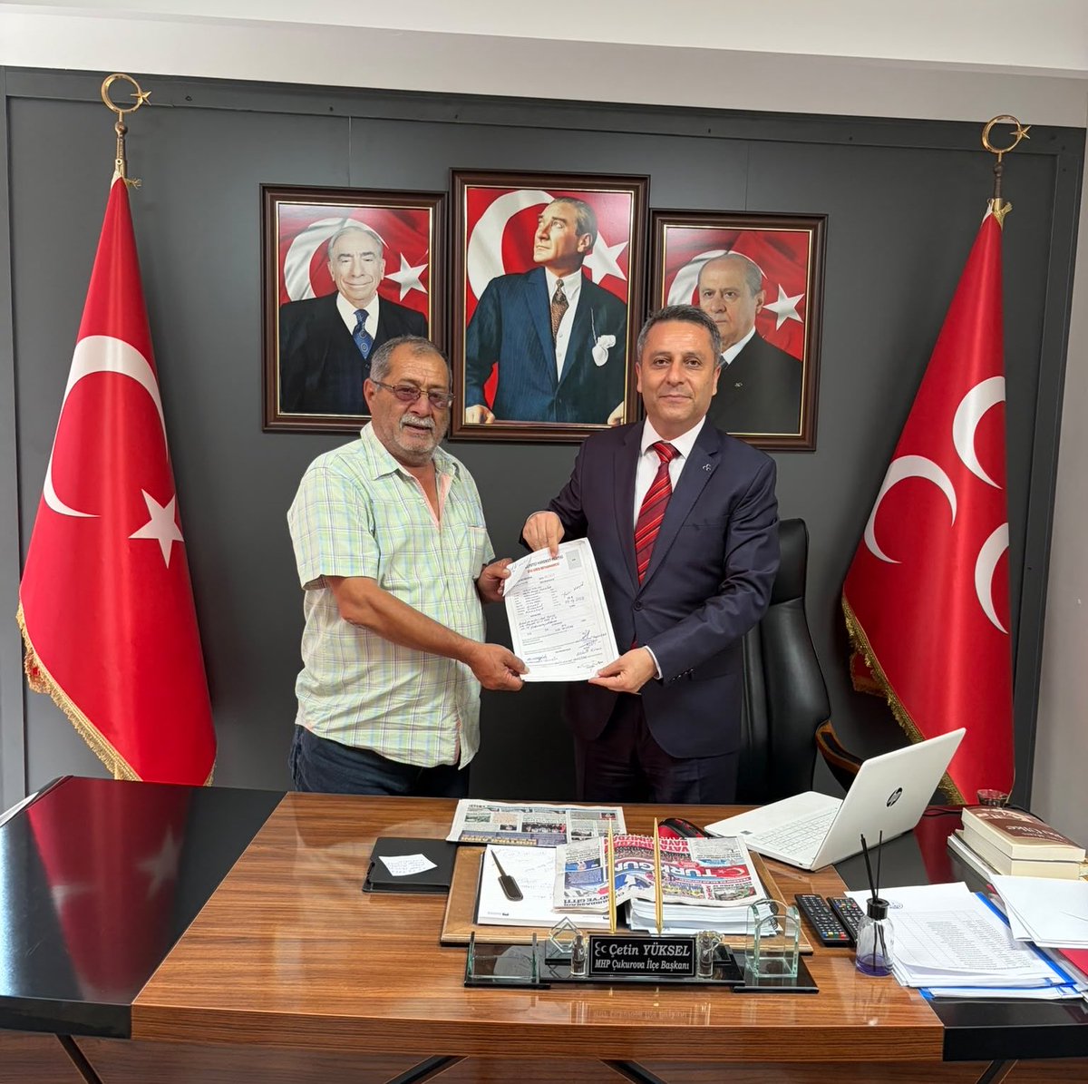 mhpcukurova's tweet photo. İlçe Başkanımız Sayın Çetin YÜKSEL, Melih Kemal YASTIKÜLAK’ın yeni üye kaydını gerçekleştirdi.

MHP Çukurova İlçe Teşkilatı ailemize katılan Melih Kemal YASTIKÜLAK’a hoş geldiniz diyor, üyeliğinin hayırlı olmasını temenni ediyoruz. https://t.co/8SwxOtKtyg