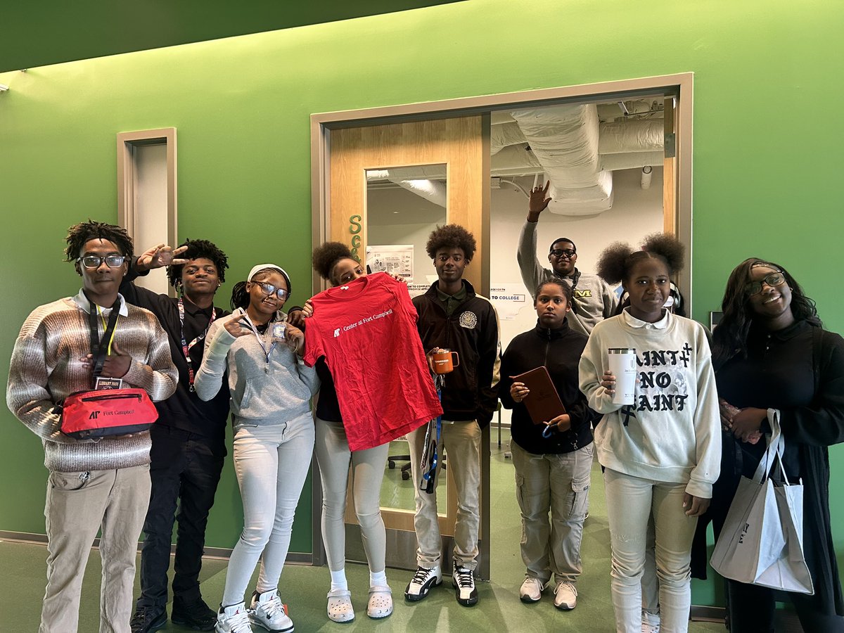 JCMCougars's tweet photo. Students learned about their teachers’ college experiences when we played Human Bingo in celebration of College Application & Exploration Month! Winners got to pick out college swag! #MakingPlans #FutureSoBright @RamonicaD @ap_baker1 @JMCSchools https://t.co/fseCwIga2r