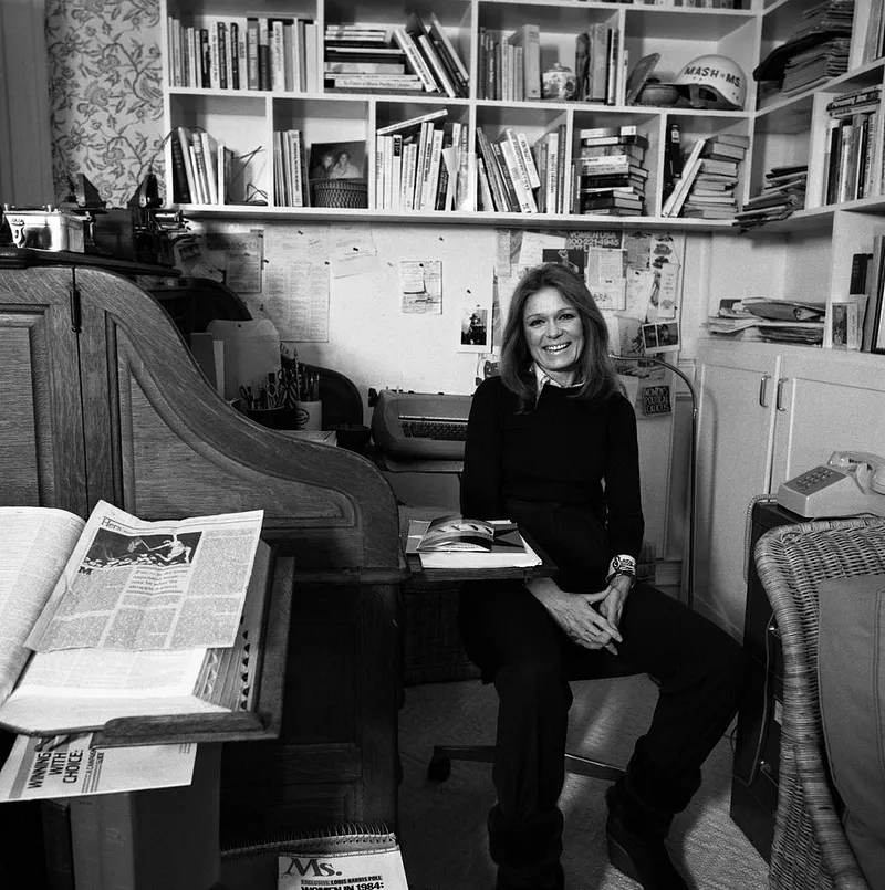 ilovmiiloo's tweet photo. escritoras fotografiadas en sus espacios de escritura, mi género favorito https://t.co/YSWaFav8vz