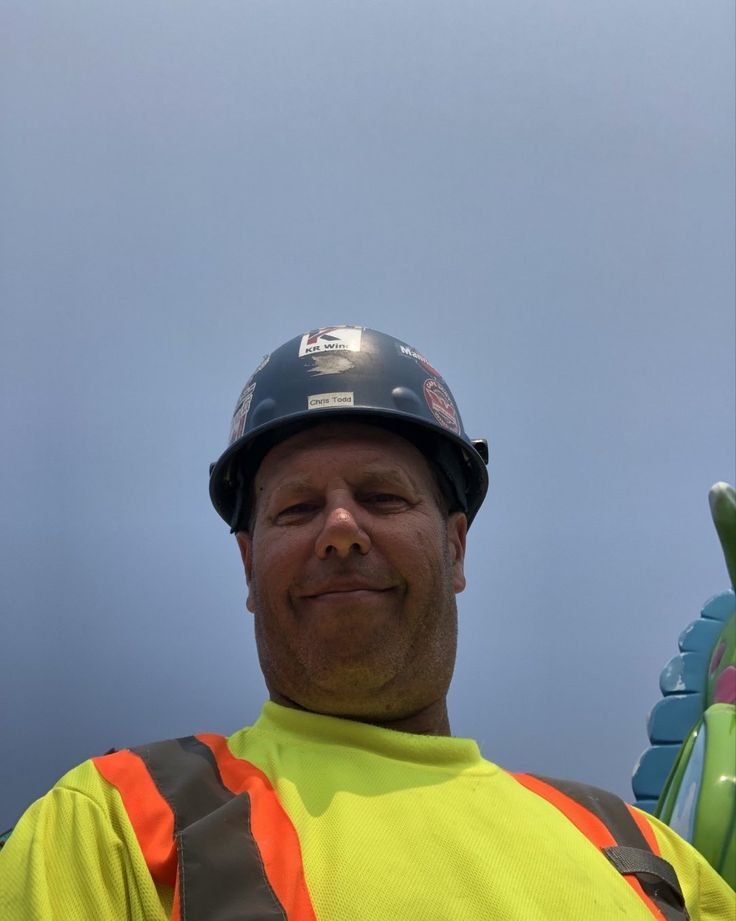 ToddChristnt's tweet photo. At work 
@gareth_egerton
@rottentomatoes
@arthurtserra
 @filmatic
@vintagehollywoodarchive
@searchgoodmovies
 @kareem @pagesix
@philclifton
@MillionaireTV
@defnoodles @deuxmoi @michaelwarburton1
@etnow @OGJOnline @usaministryofwork @canadaministryofwork @canada #lifetimepartner https://t.co/n4AIuneemV