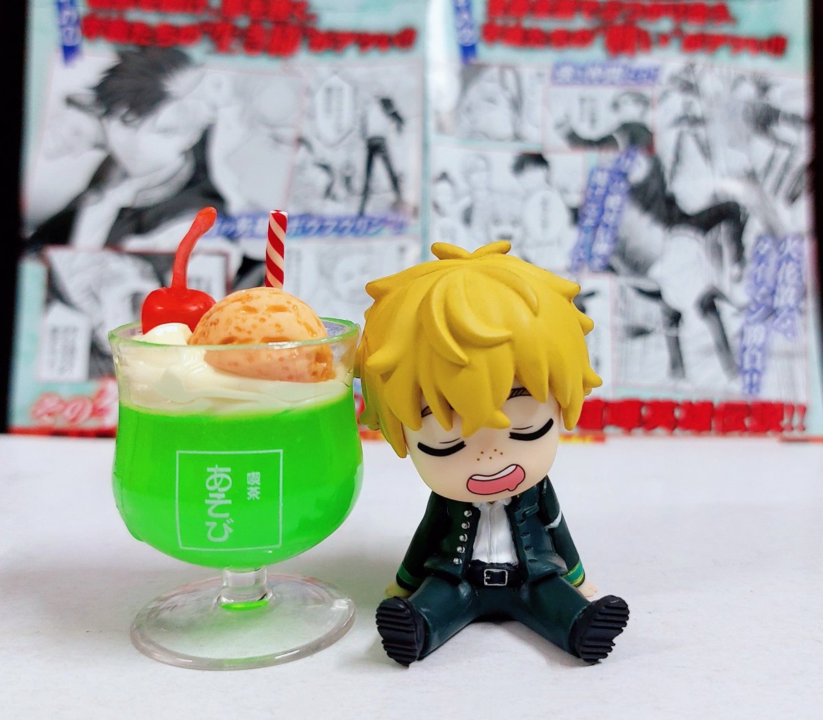 Nailina0804's tweet photo. I went out to buy drink today and saw this blindbox at the store, so I bought it and unboxed at home. AND DAMN I GOT MELON SODA, NIREI FAVORITE DRINK, ON HIS BIRTHDAY TOO!😭❤ It looks so cute next to my tiny Nirei. I love them so much❤
 #楡井秋彦誕生祭2026  
#楡井秋彦生誕祭2026 https://t.co/N3t7VrtjdG