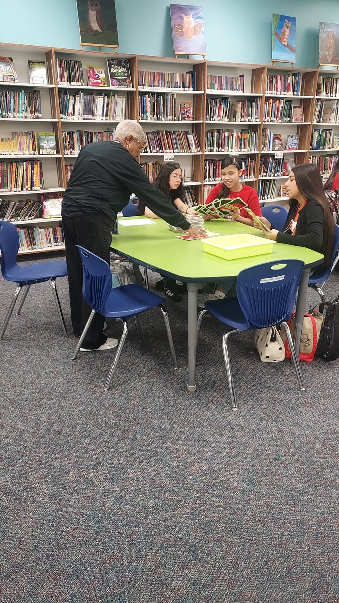OlleLibrary's tweet photo. Teachers taking the time before school to to interact with our students outside of the classroom!  What an amazing thing to see how competitive they are.  #MoreThanBooks @OlleMightyOwls @Alief_Libraries https://t.co/7jZegAFbUT