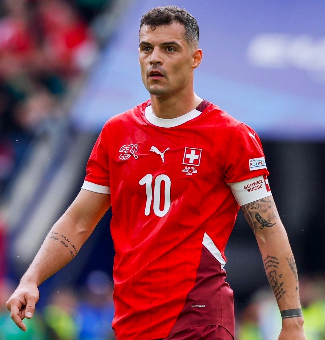 FutbolHub_'s tweet photo. 🚨𝗝𝗨𝗦𝗧 𝗜𝗡: Granit Xhaka has withdrawn from the Switzerland national team during the international break. 🇨🇭❌

The Swiss FA confirmed the decision was made by mutual agreement as legal proceedings surrounding Xhaka continue.

His situation will be reassessed after the international break. ⚖️