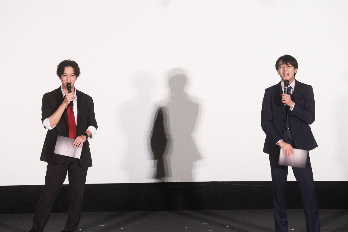 yapmachinery's tweet photo. their shadows overlapped in the middle of the stage… https://t.co/vtpE84KP6Z