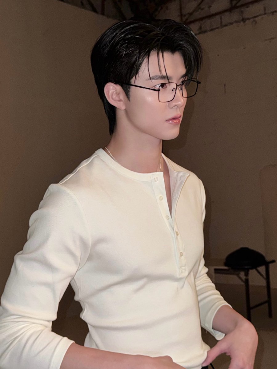 jpnxxn's tweet photo. สาดตี๋แว่นมาได้เลยสมาชิก 😎 https://t.co/B6G9xrhSxD