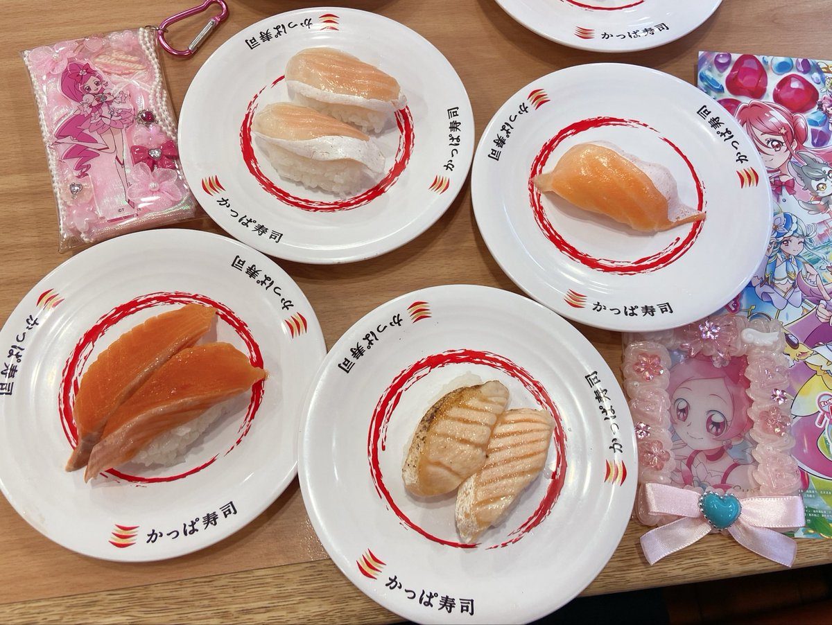s_o4oz's tweet photo. かっぱ寿司行ってきました🍣
たんプリ推しが定まってないからアクキー誰にしようか迷った~!!久々のお寿司美味しかった😋 https://t.co/wicrXSVVTF