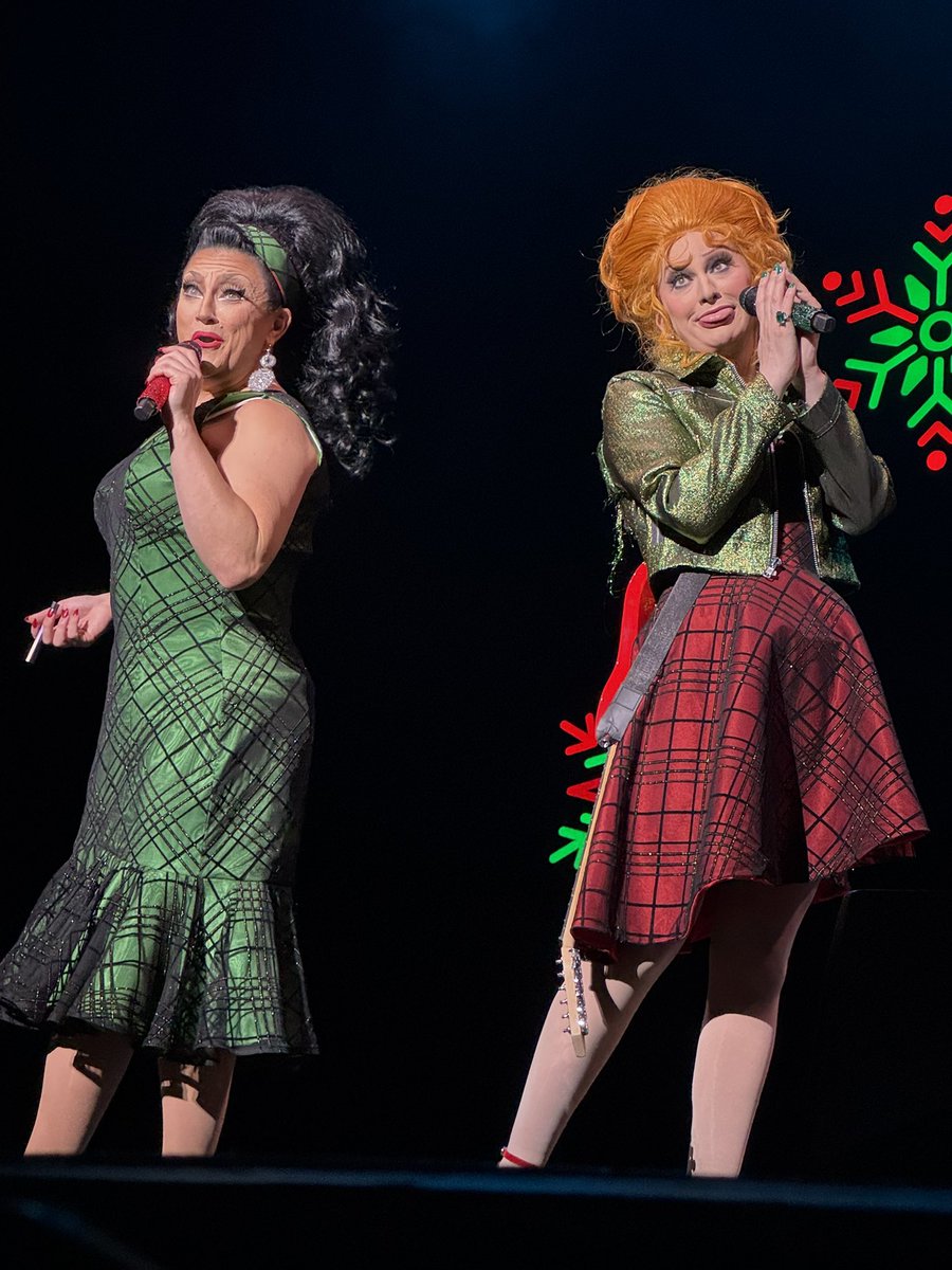 jinkxslover's tweet photo. Duh your fav holiday duos https://t.co/7u6yWauCHV