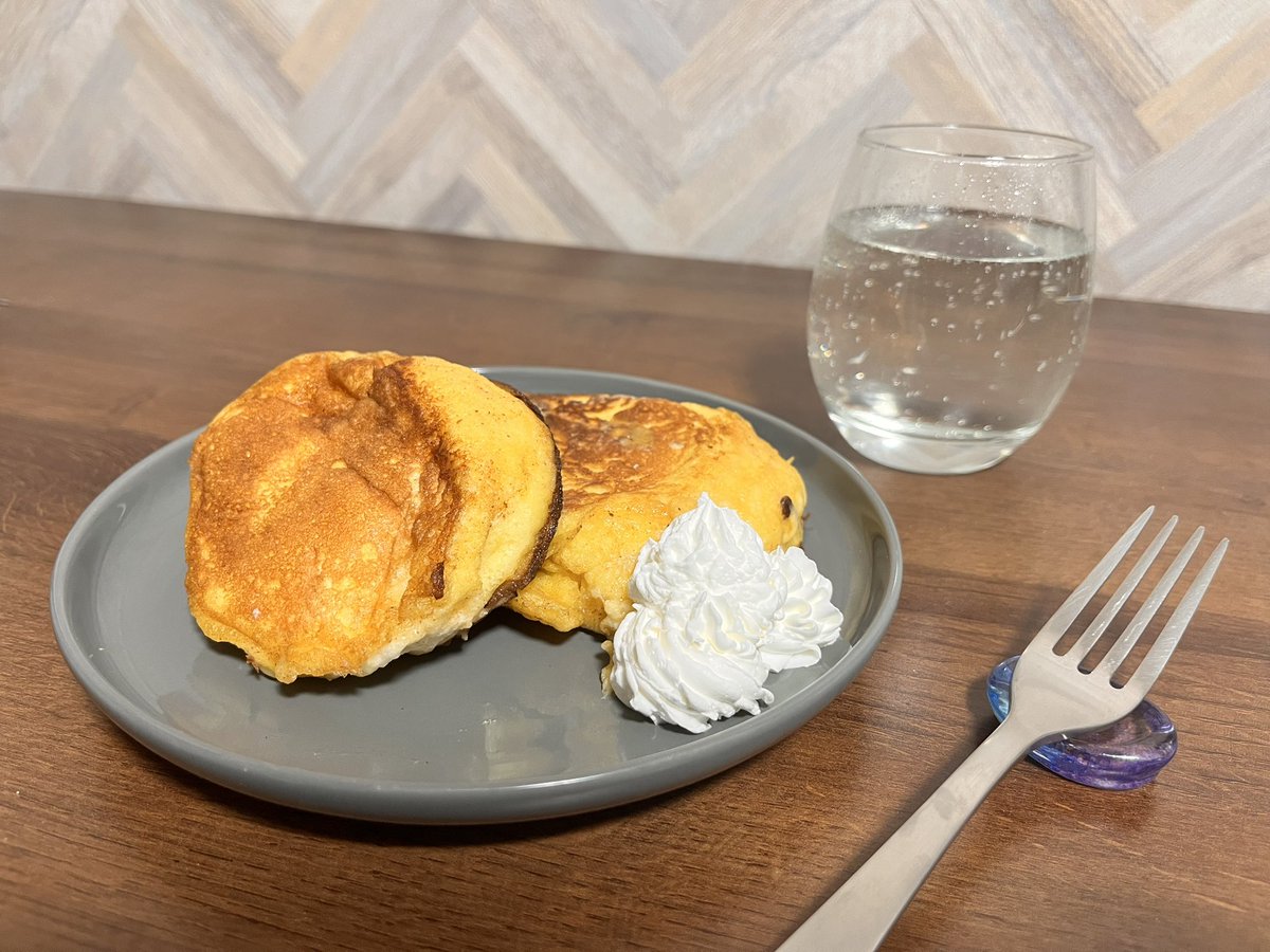 18me_bon's tweet photo. 及第点…のスフレパンケーキ
初めて作ったにしては…ねぇ？ https://t.co/r19cXjnIDI