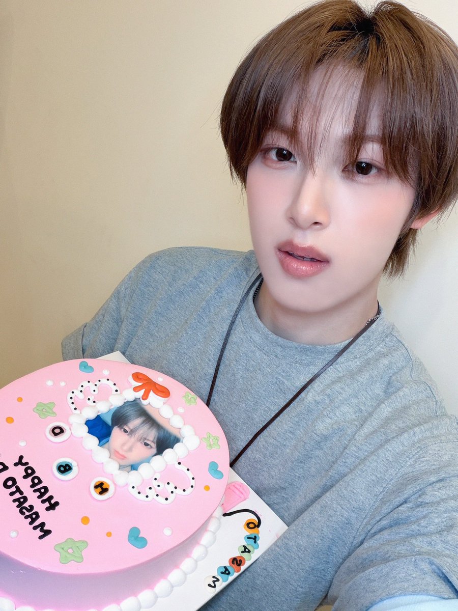 maasatto2's tweet photo. #9월의_하늘을_닮은_마사토
#MasatoInSeptember
데뷔 후 첫 생일을 같이 보낼 수 있다는게 너무 좋다 . . 🥹 앞으로도 백년만년 함께 생일을 같이보냈으면 좋겠어!♡ https://t.co/ekkYQsEHhH