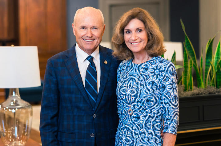 UK_Philanthropy's tweet photo. A new name for #UK Psychology is just the beginning 💙
For Rick Rothfuss ’72, UK was a turning point. The Rothfuss' $10 million gift creates new opportunities for students, faculty and researchers, shaping generations of #Wildcats to come. https://t.co/g7ulrVm53T https://t.co/cMdOarFymK
