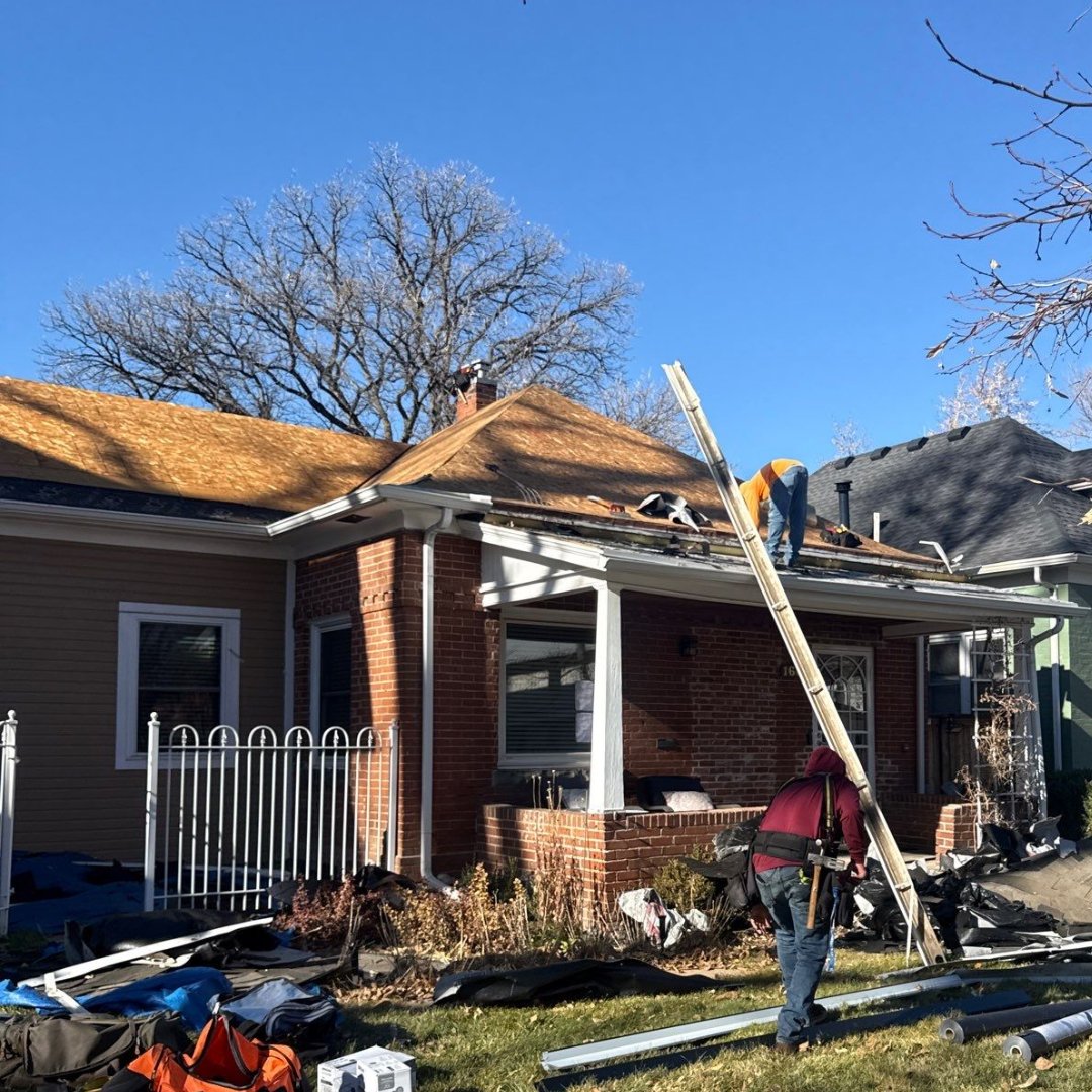 solvistaroofing's tweet photo. Getting started on our next Denver roofing project! This roof had some leaks, and our team is ready to get it addressed and restore proper protection.
#DenverRoofers #DenverRoofRepair #DenverRoofingCompany #RoofLeak #RoofRepair #RoofingProject #CommercialRoofing #ColoradoRoofing https://t.co/Xql0Uv1jK7
