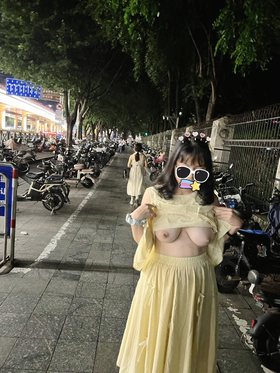 yuan520666's tweet photo. 国庆有没有情侣约旅游的，可以约在同一个地方一起游玩，吃喝玩乐和露出！然后给@luchu888疯狂投稿！

@luchu777 @luchu888

 #露出 #广州露出 #情侣露出 #广州 #人前露出 #020露出 #少女 #表情包 #广州情侣 #人前露出 #人后露出 #旅游情侣 #国庆情侣 https://t.co/NQoPis76Ga