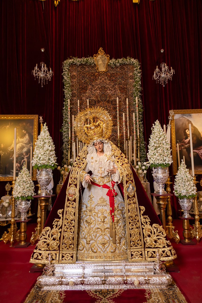 HdadHumildad's tweet photo. ⚜️ #CULTOS |

Nuestra Madre y Señora de la Merced preside el altar dispuesto ex profeso para la celebración del Solemne Triduo en su honor, que se oficiará los días 21, 22 y 23, culminando el día 24 con la Solemne Función Religiosa en honor de su gloriosa Festividad.

@Pvictoriamalaga

#CofradíasMLG