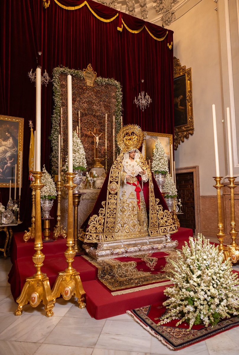 HdadHumildad's tweet photo. ⚜️ #CULTOS |

Nuestra Madre y Señora de la Merced preside el altar dispuesto ex profeso para la celebración del Solemne Triduo en su honor, que se oficiará los días 21, 22 y 23, culminando el día 24 con la Solemne Función Religiosa en honor de su gloriosa Festividad.

@Pvictoriamalaga

#CofradíasMLG