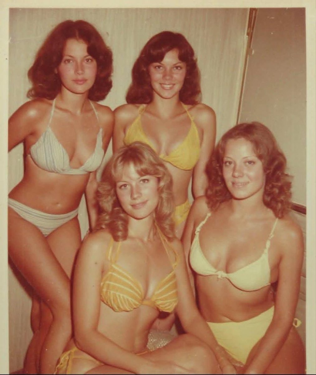 Mubi_1713's tweet photo. Hey @grok, Transform these 70's girls into Modern day Gen Z girls… i wanna see something 👀 https://t.co/b1WSCGOgfd
