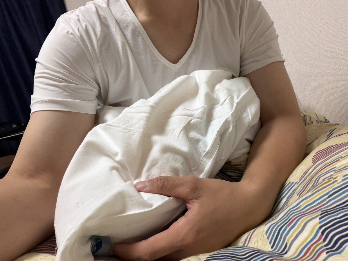 Haru2m2t's tweet photo. 寝る時間来てる https://t.co/RiadZrMFVA