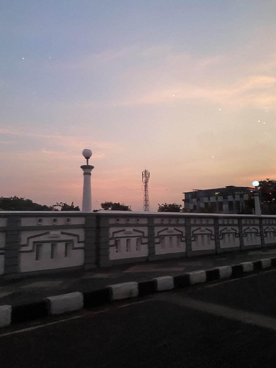 honendiest's tweet photo. semarang hari ini >.< https://t.co/faoaGZMHKM