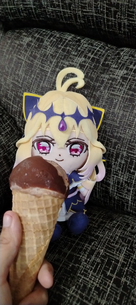 AdvantageTiny's tweet photo. Feeding the Luluka https://t.co/Zcc16mk0hN