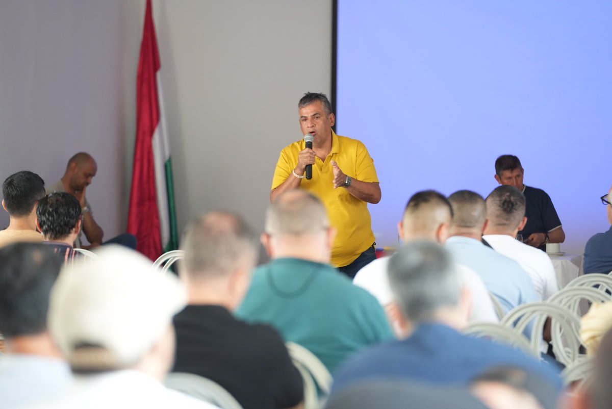 anebrecol's tweet photo. Con unas palabras de unión, nuestro presidente Uriel Patiño, dio inicio a las Asamblea Nacional de Delegados 112. La negociación colectiva es el camino de bienestar para los trabajadores. https://t.co/UCtlhPvMpu