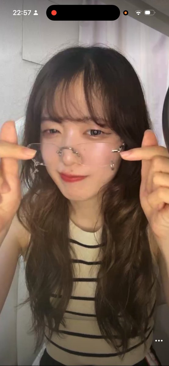 0371mizu's tweet photo. 配信お疲れ様でした💎7️⃣
メガネ感謝👓
とても可愛かった…😭🥰

 #ななミリ
 #ななミリスナー
 #ななミリライブ https://t.co/wU2yBLNcIY