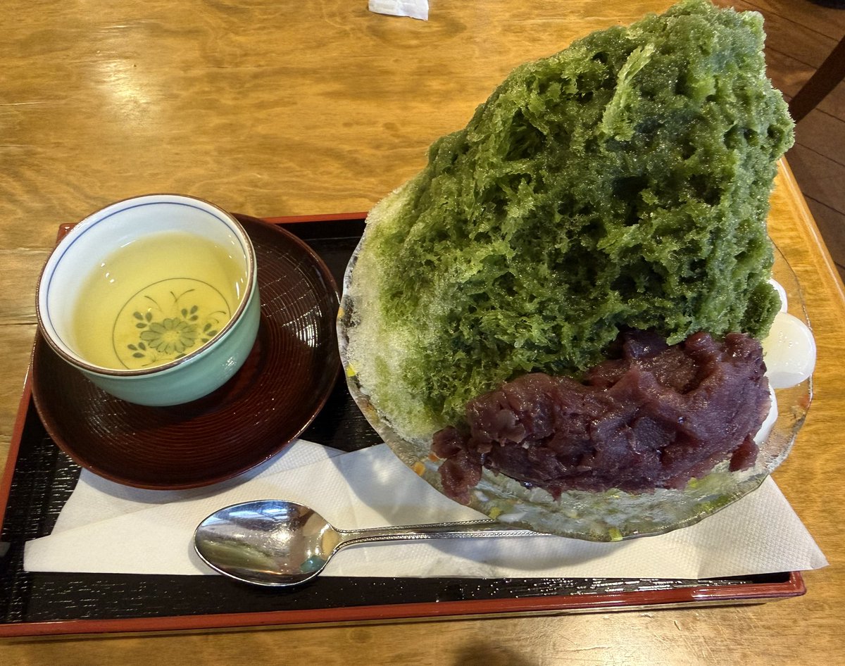 Kinta601970's tweet photo. 久しぶりに大人の遠足

なんば周辺の予定が、いろいろあって天六まで移動
いやぁ、歩いた、歩いた

写真は途中でいただいた抹茶かき氷。
本町の #千鳥屋宗家 さんでいただきました。今年最後のかき氷かなぁ。美味しい抹茶でした https://t.co/lh3jDqqGdf