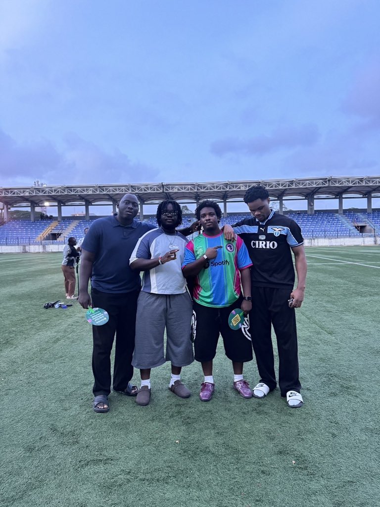 judahmartins's tweet photo. ⚽️ weekend with the boys!

Stepped out to watch @SportingLagos with my @InterLagosFC jersey 😉 https://t.co/LwqxEzXArh